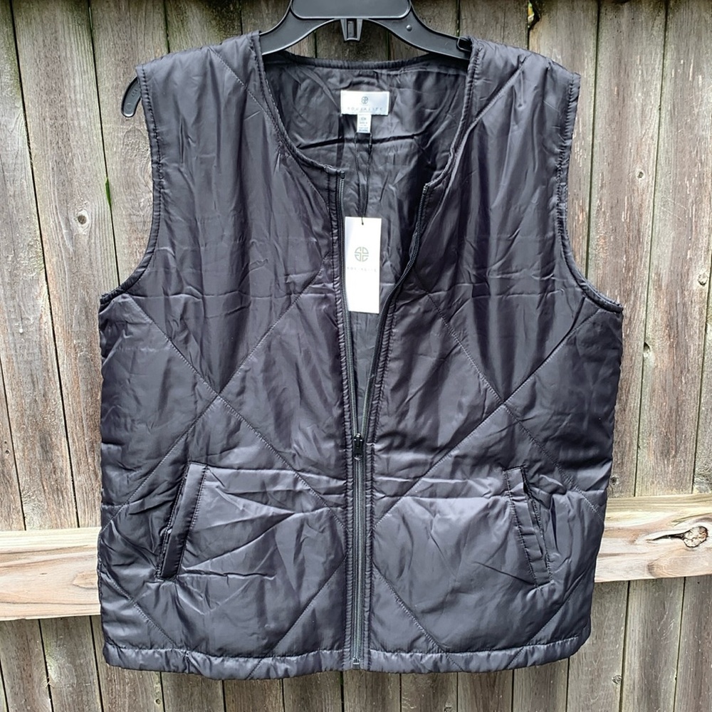 Socialite S/M zip vest. NWT!!